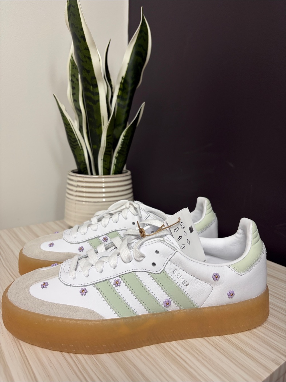 ADIDAS SAMBAE FLORAL LINEN LILAC WITH LIME STRIPES!! NWT!!!